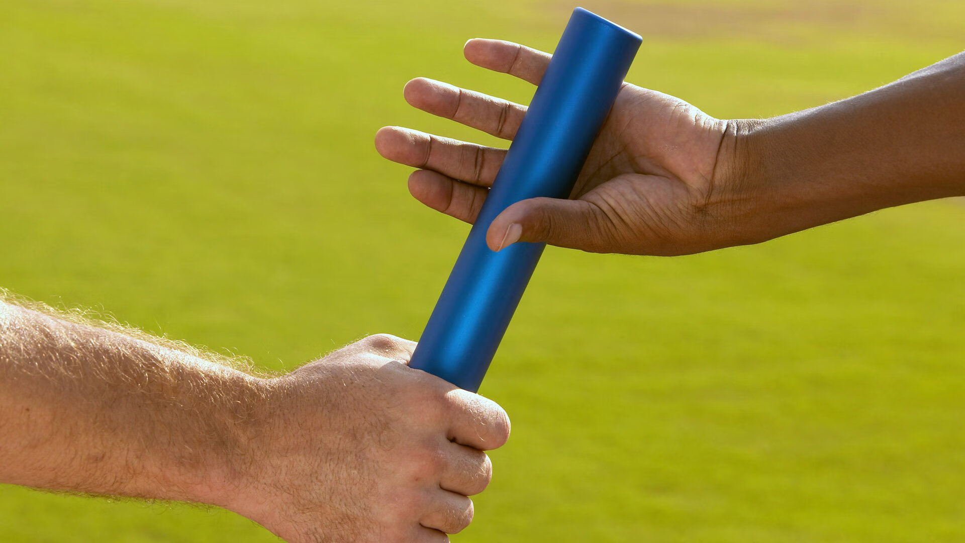 赛道与绿茵的交错,F1新赛季揭幕战与沙特轻取牙买加的竞技启示