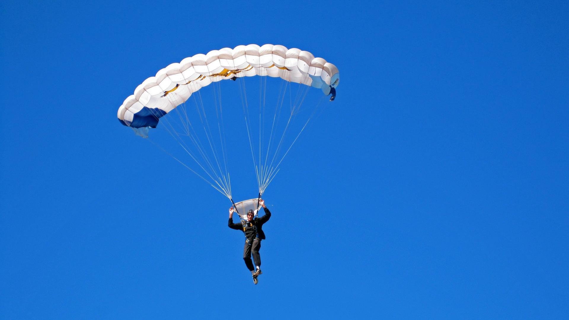 羽坛新章,马来西亚队轻取法国队,郑思维领军书写亚洲荣耀